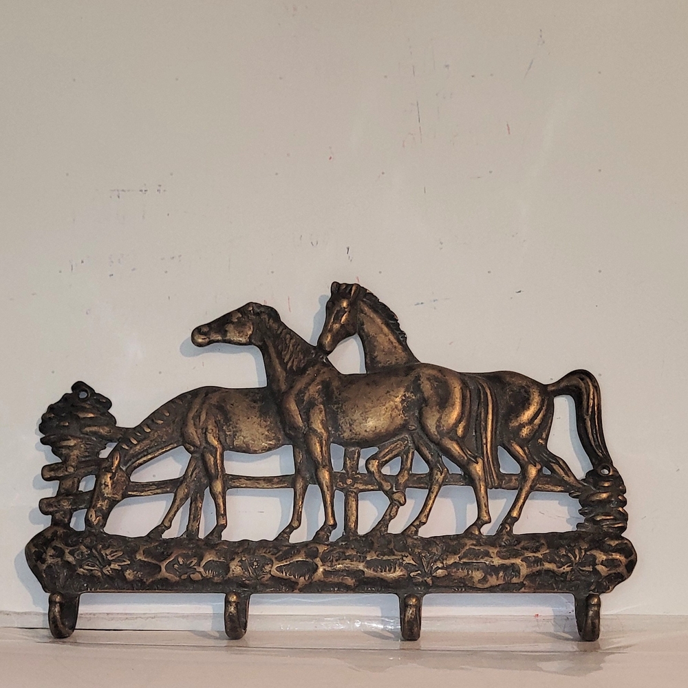 VINTAGE ANTIQUE STYLE SOLID BRASS HORSES WALL  /  PLAQUE